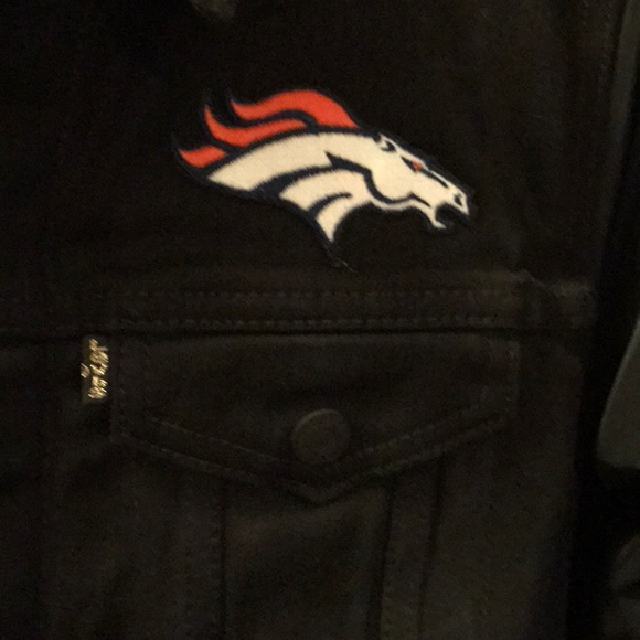 Jacket - Picture 7 of 8